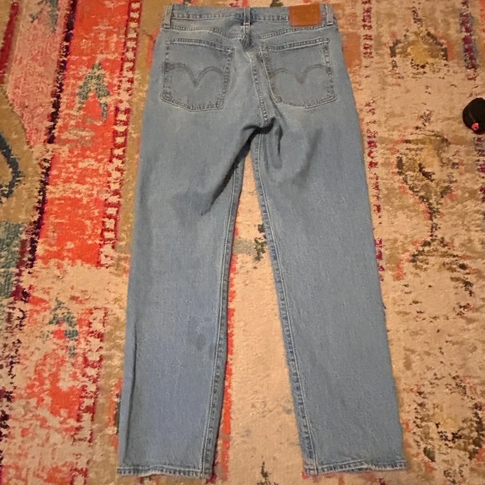 Levi’s Medium Wash Wedgie Straight Ankle Women’s Jeans. Size 27